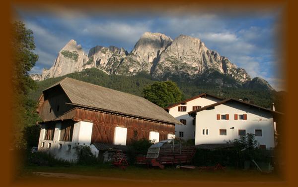 פיה Gasthof Zum Schlern מראה חיצוני תמונה