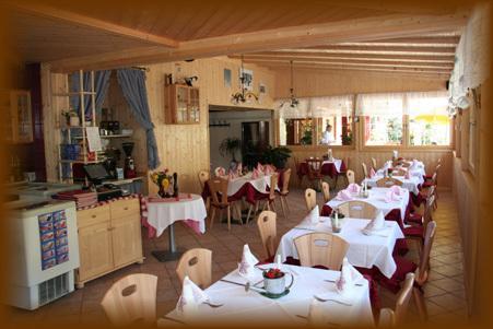 פיה Gasthof Zum Schlern מראה חיצוני תמונה